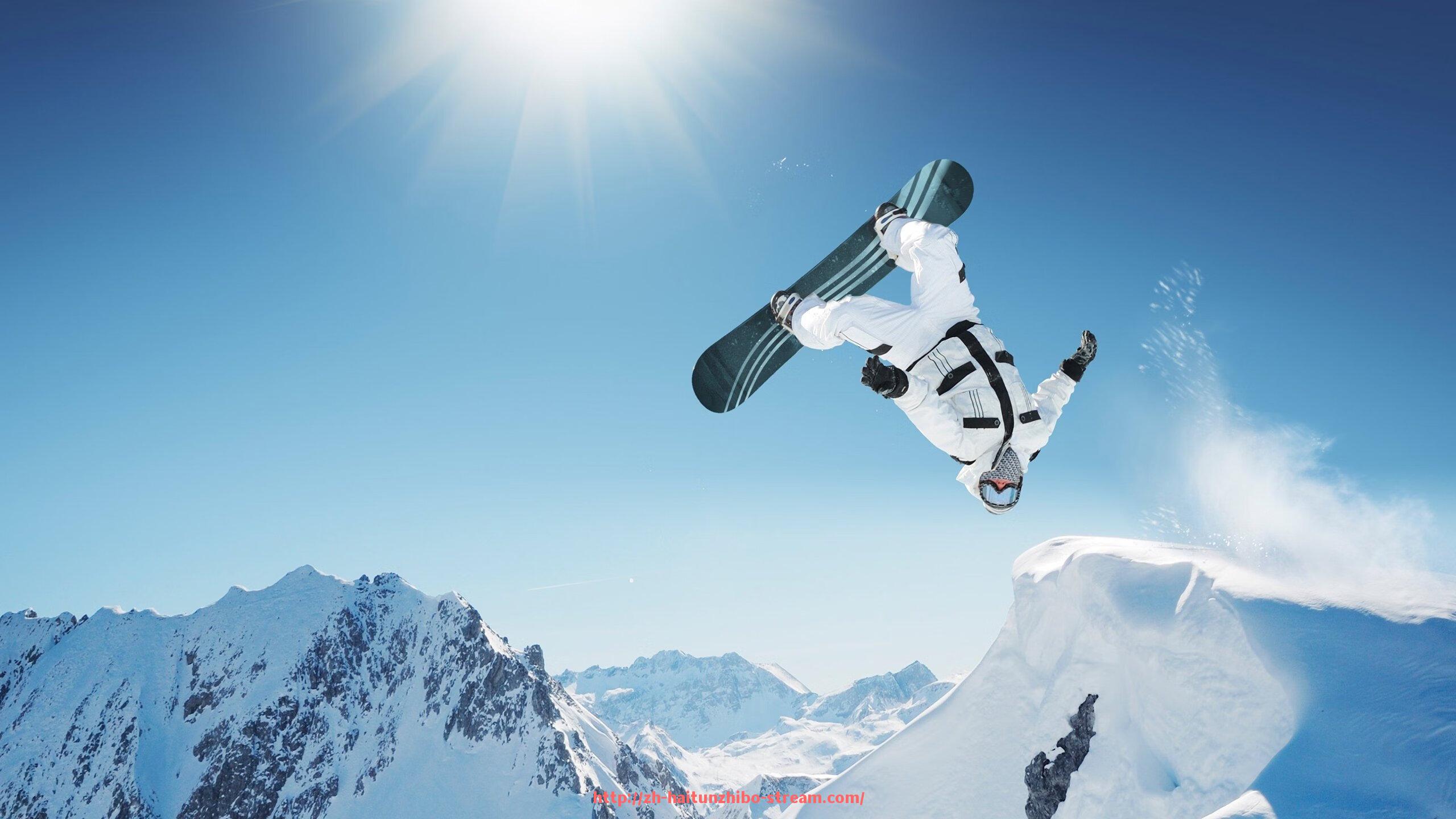 海豚直播-道具展示会开启，世俱杯球迷现场创意大集合