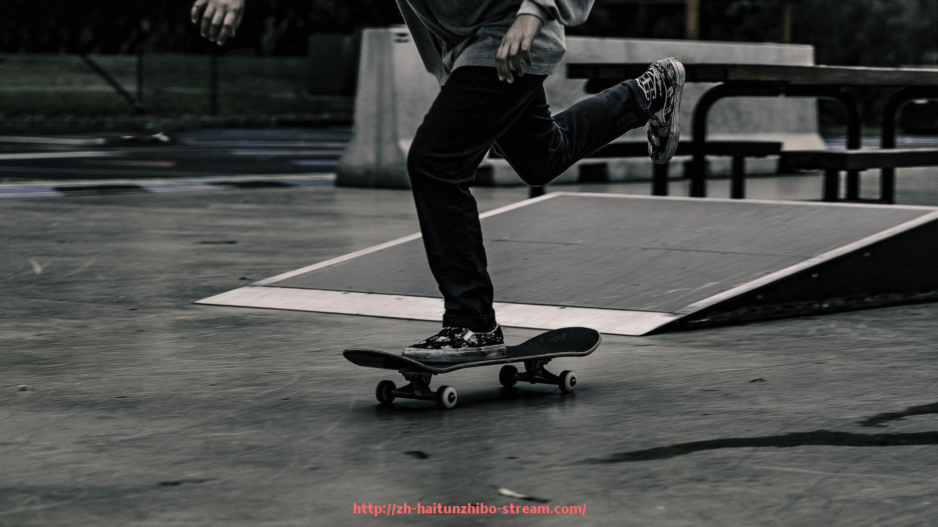 海豚直播-健身器材室外产品的耐用性如何保障？（健身器材户外）